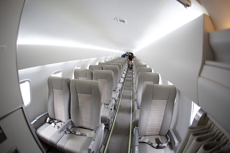 De luxe Embraer 145 voor groepsreizen